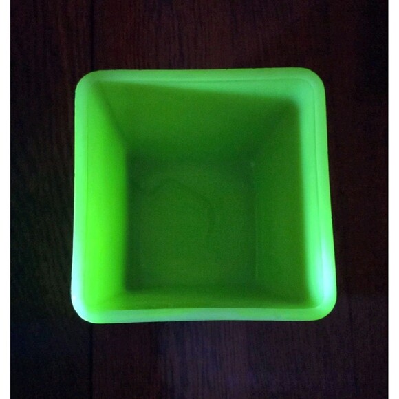 Vintage Jadeite Jeannette Unmarked Canister No Lid Glows - Picture 5 of 6